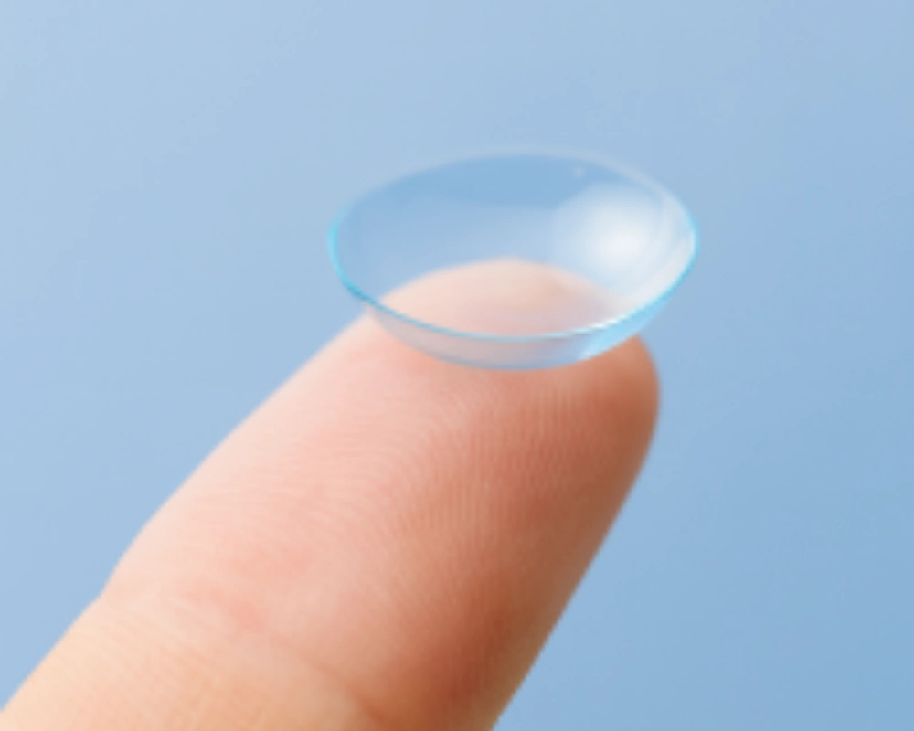contact lense 1